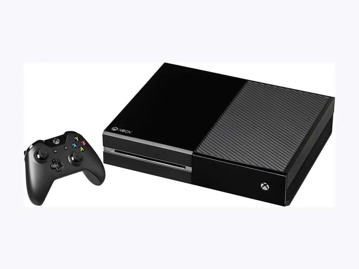 Xbox One console with controller